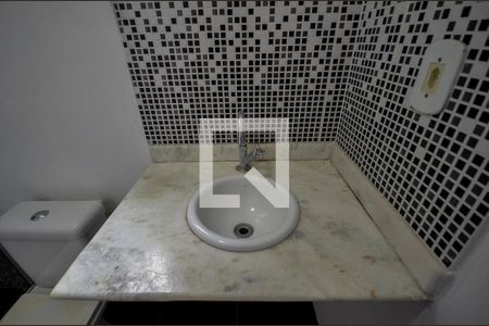 Casa para alugar com 180m², 3 quartos e 1 vaga Casa para alugar com 180m², 3 quartos e 1 vagaBanheiro da Suíte
