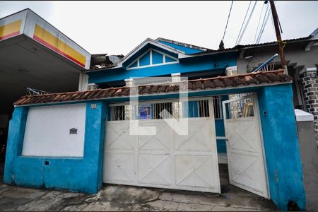 Casa para alugar com 180m², 3 quartos e 1 vaga Casa para alugar com 180m², 3 quartos e 1 vagaFachada