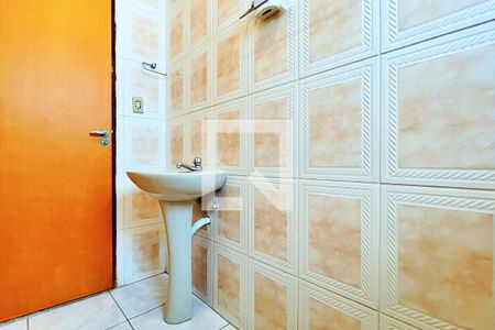 Casa à venda com 120m², 2 quartos e 4 vagas Casa à venda com 120m², 2 quartos e 4 vagasBanheiro da Suíte 2