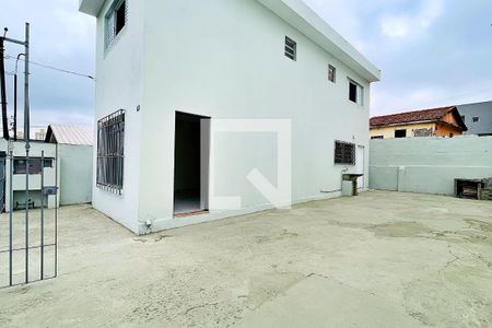 Casa à venda com 120m², 2 quartos e 4 vagas Casa à venda com 120m², 2 quartos e 4 vagasGaragem