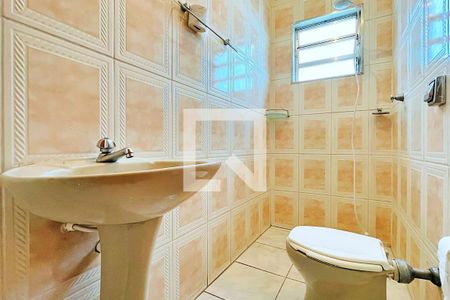 Casa à venda com 120m², 2 quartos e 4 vagas Casa à venda com 120m², 2 quartos e 4 vagasBanheiro da Suíte 2