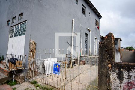 Casa para alugar com 25m², 1 quarto e sem vaga Casa para alugar com 25m², 1 quarto e sem vagaFachada e Placa