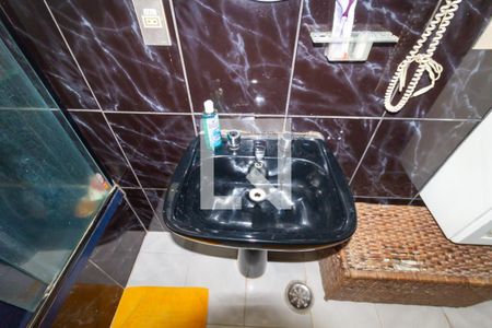 Casa à venda com 138m², 2 quartos e 2 vagasBanheiro 