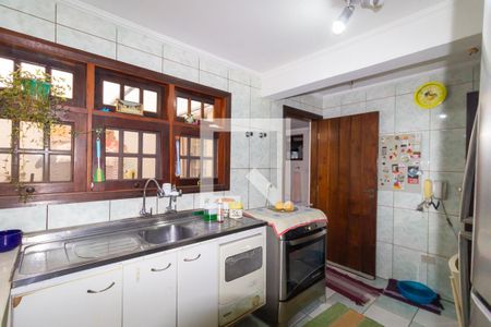 Casa à venda com 138m², 2 quartos e 2 vagasCozinha 