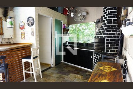 Casa de condomínio à venda com 240m², 3 quartos e 1 vagaPiscina - Area Gourmet - Churrasqueira