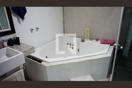 Casa de condomínio à venda com 240m², 3 quartos e 1 vagaBanheiro Suite 3