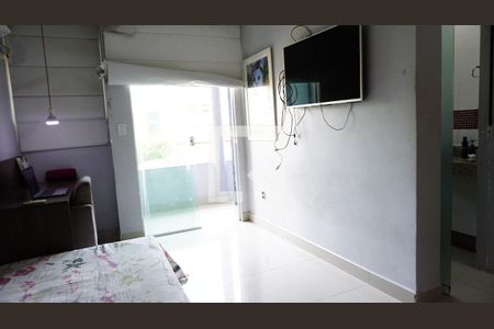 Casa de condomínio à venda com 240m², 3 quartos e 1 vagaSuite 2