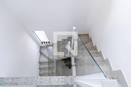 Apartamento à venda com 83m², 2 quartos e 1 vagaEscada