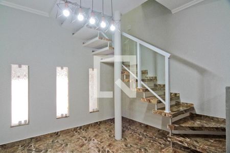 Sala de casa à venda com 4 quartos, 200m² em Jardim Marisa, São Paulo
