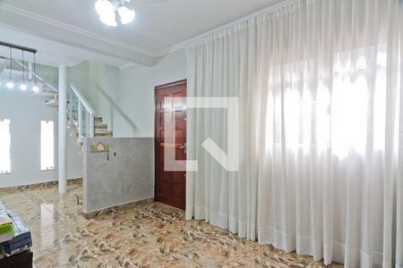 Sala de casa à venda com 4 quartos, 200m² em Jardim Marisa, São Paulo