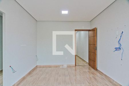 Suíte de casa à venda com 4 quartos, 200m² em Jardim Marisa, São Paulo