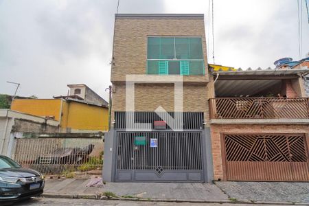 Casa à venda com 200m², 4 quartos e 2 vagasFachada + placa