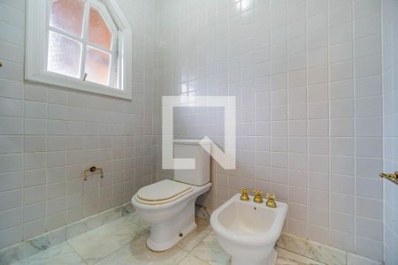 Casa de condomínio à venda com 667m², 4 quartos e 6 vagasBanheiro