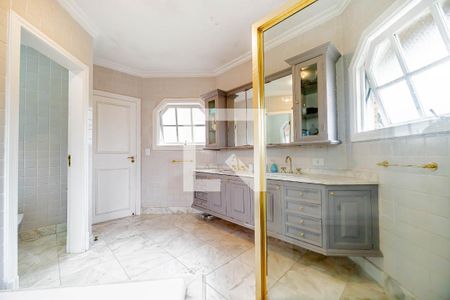 Casa de condomínio à venda com 667m², 4 quartos e 6 vagasBanheiro