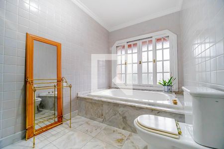 Casa de condomínio à venda com 667m², 4 quartos e 6 vagasBanheiro