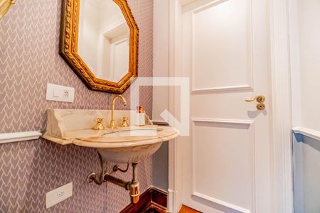 Casa de condomínio à venda com 667m², 4 quartos e 6 vagasLavabo