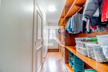 Casa de condomínio à venda com 667m², 4 quartos e 6 vagasCloset