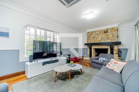 Casa de condomínio à venda com 667m², 4 quartos e 6 vagasSala de TV