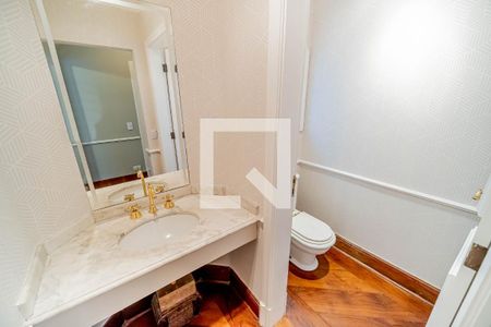 Casa de condomínio à venda com 667m², 4 quartos e 6 vagasBanheiro