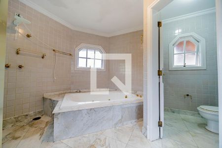 Casa de condomínio à venda com 667m², 4 quartos e 6 vagasBanheiro