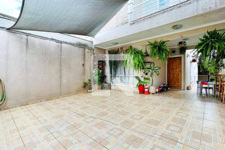 Casa à venda com 148m², 3 quartos e 3 vagasGaragem