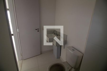 Banheiro de kitnet/studio para alugar com 1 quarto, 27m² em Santo Amaro, São Paulo