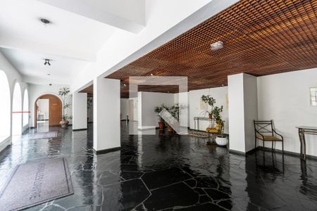 Apartamento à venda com 113m², 3 quartos e 2 vagas Apartamento à venda com 113m², 3 quartos e 2 vagasHall do prédio