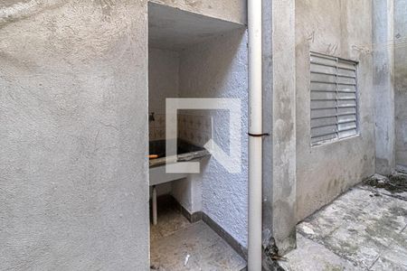 Casa à venda com 120m², 4 quartos e 1 vaga Casa à venda com 120m², 4 quartos e 1 vagaquintal com tanque_1