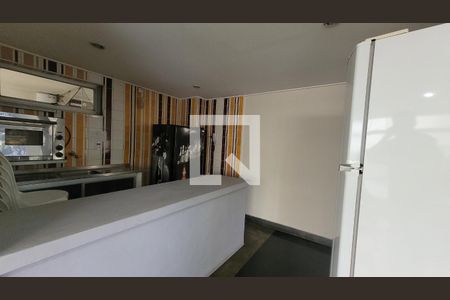 Apartamento à venda com 130m², 3 quartos e 1 vaga Apartamento à venda com 130m², 3 quartos e 1 vagaÁrea comum - Salão de festas