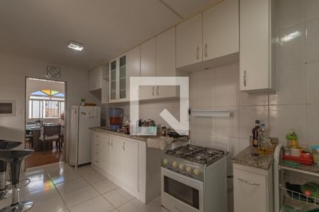 Casa à venda com 316m², 4 quartos e 3 vagasCozinha