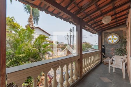 Casa à venda com 316m², 4 quartos e 3 vagasVaranda