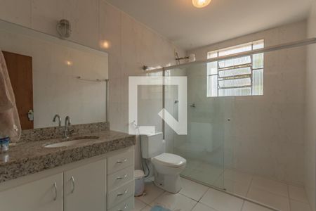 Casa à venda com 316m², 4 quartos e 3 vagasBanheiro Social