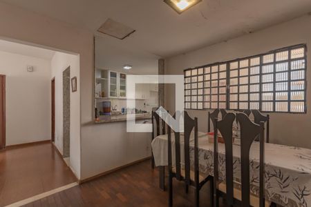 Casa à venda com 316m², 4 quartos e 3 vagasCopa