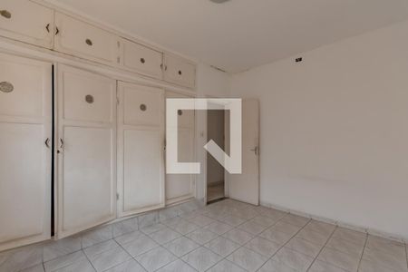 Casa à venda com 316m², 4 quartos e 3 vagasCasa 2 - Quarto 1