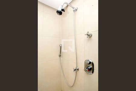 Apartamento à venda com 200m², 4 quartos e 3 vagasBanheiro Quarto 1 Suíte