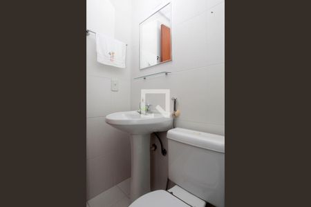 Apartamento à venda com 200m², 4 quartos e 3 vagasBanheiro 5 Serviço