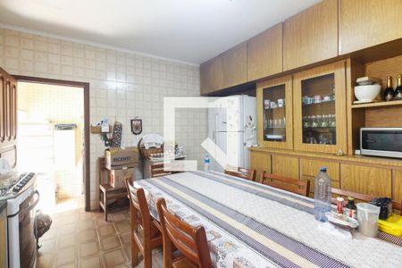 Casa à venda com 330m², 4 quartos e 2 vagasCozinha
