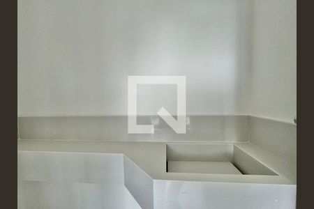 Casa de condomínio à venda com 212m², 5 quartos e 2 vagasLavabo