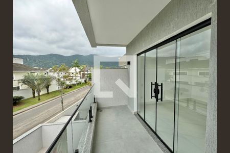 Casa de condomínio à venda com 212m², 5 quartos e 2 vagasSuite 2 - Varanda