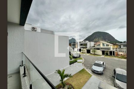 Casa de condomínio à venda com 212m², 5 quartos e 2 vagasVaranda