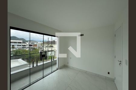 Casa de condomínio à venda com 212m², 5 quartos e 2 vagasSuíte 2