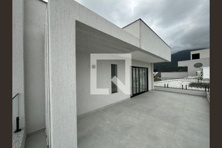 Casa de condomínio à venda com 212m², 5 quartos e 2 vagasVaranda suíte 5