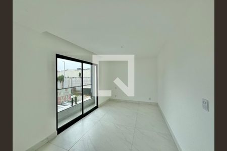 Casa de condomínio à venda com 212m², 5 quartos e 2 vagasSuíte 4
