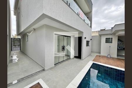 Casa de condomínio à venda com 212m², 5 quartos e 2 vagasÁrea externa