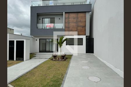 Casa de condomínio à venda com 212m², 5 quartos e 2 vagasFachada