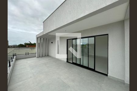Casa de condomínio à venda com 212m², 5 quartos e 2 vagasVaranda suíte 5