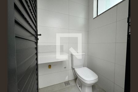 Casa de condomínio à venda com 212m², 5 quartos e 2 vagasÁrea externa - Lavabo