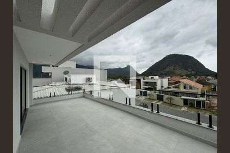 Casa de condomínio à venda com 212m², 5 quartos e 2 vagasVaranda suíte 5