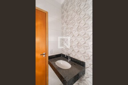 Casa à venda com 120m², 3 quartos e 2 vagas Casa à venda com 120m², 3 quartos e 2 vagasBanheiro