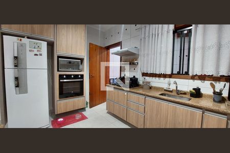 Casa para alugar com 174m², 3 quartos e 2 vagasCozinha